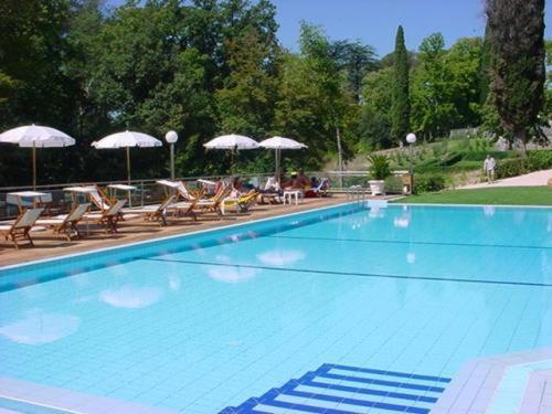 Park Hotel Villa Potenziani Rieti Bagian luar foto