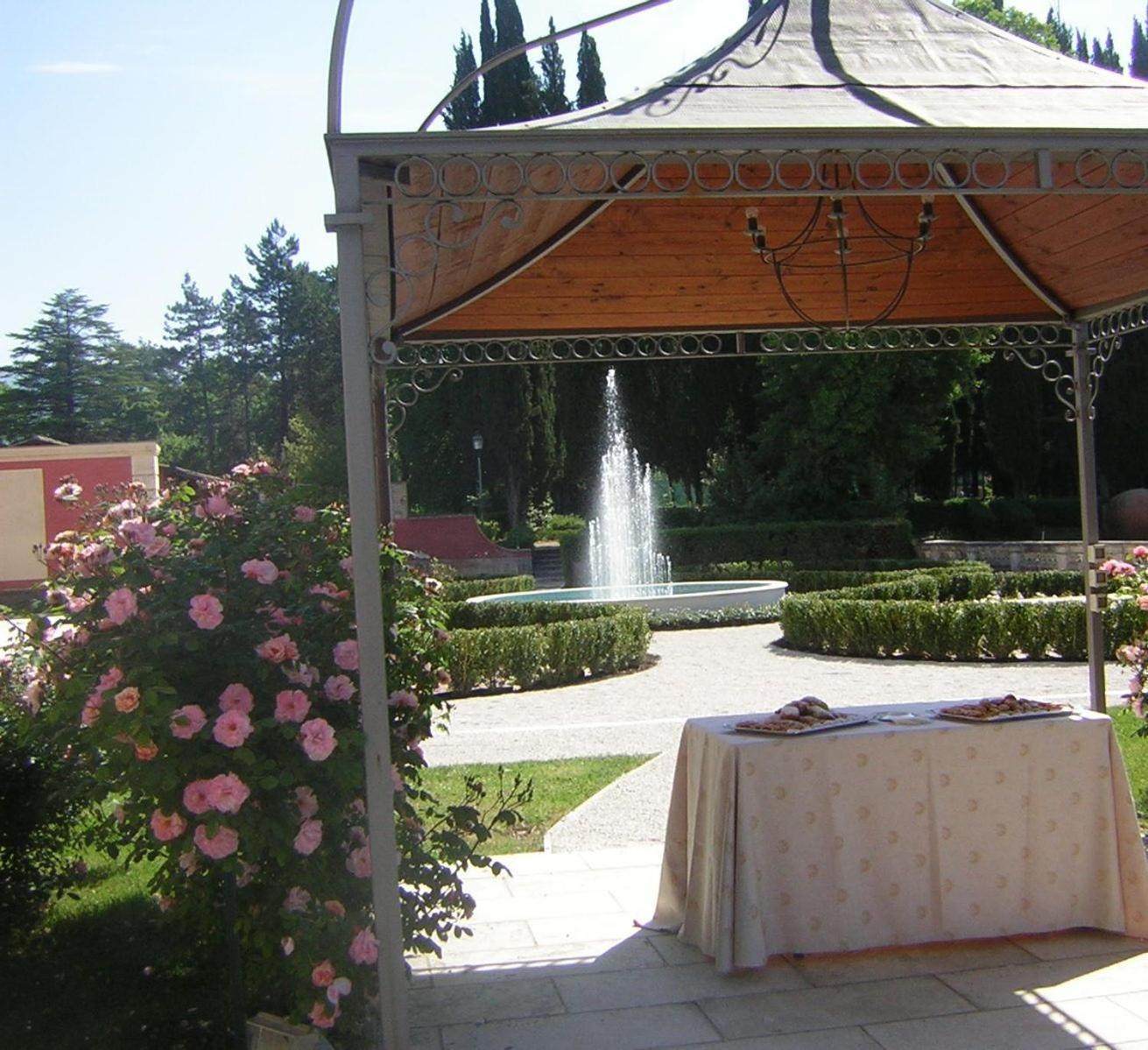 Park Hotel Villa Potenziani Rieti Bagian luar foto