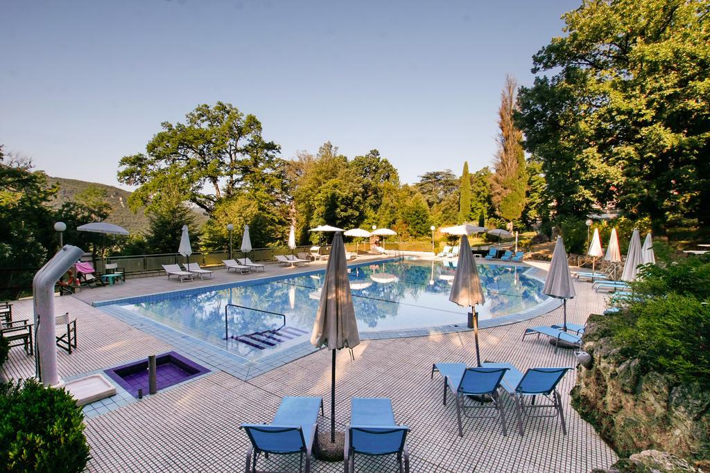 Park Hotel Villa Potenziani Rieti Bagian luar foto