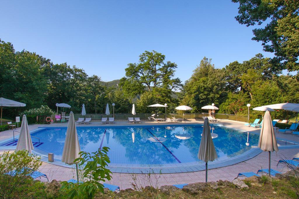 Park Hotel Villa Potenziani Rieti Bagian luar foto
